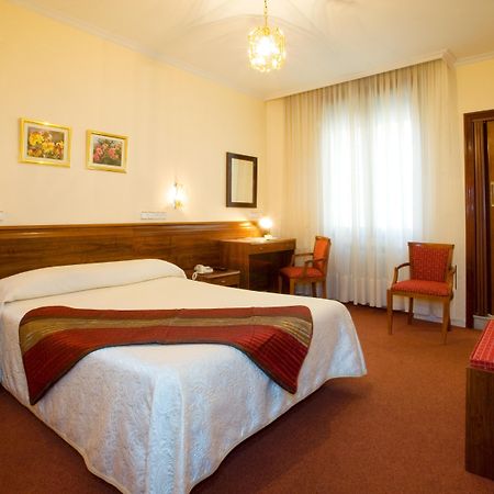 Hotel Castilla Gijón Exteriér fotografie